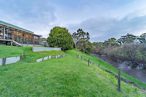 Platypus Waters B & B - Great Ocean Road Tourism 3