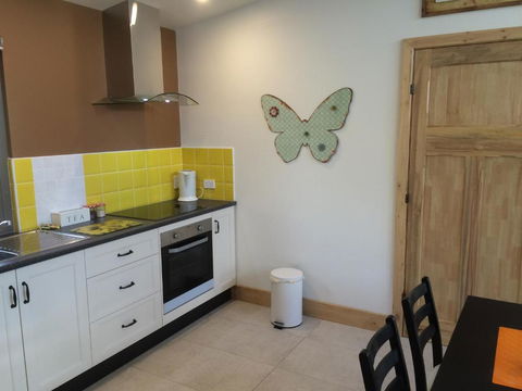 The Grape & Olive At Willunga - Great Ocean Road Tourism 5