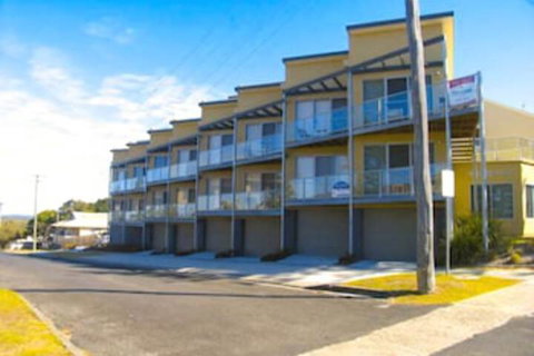 Seaspray Apartments - Great Ocean Road Tourism 0