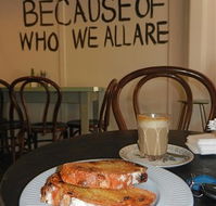 Little Lucky Cafe - Great Ocean Road Tourism