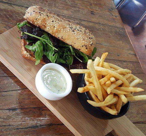 Top Pub Bistro - Great Ocean Road Tourism 3