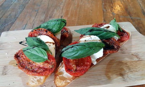 Top Pub Bistro - Great Ocean Road Tourism 5