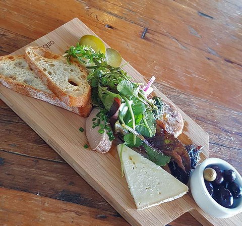Top Pub Bistro - Great Ocean Road Tourism 8