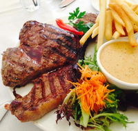 Cardens Seafood  Steak House - Great Ocean Road Tourism