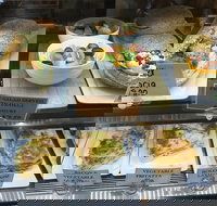 Ducky in the Field - Great Ocean Road Tourism