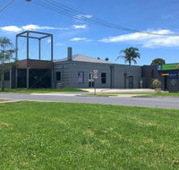 Castello's Pakenham Hotel