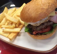 Drouin PizzaBurger Lounge - Great Ocean Road Tourism