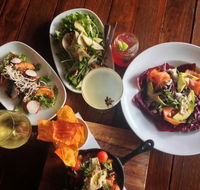 465 The Avenue - Bar  Kitchen