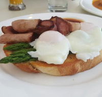 Hughzies Lakeside Brasserie - Great Ocean Road Tourism