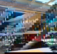 Pete's Upton St. Brasserie