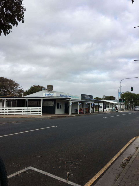 Robe Fresh Seafood & Takeaway - Great Ocean Road Tourism 0