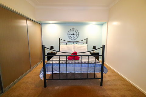 Naked Whisky Bar - Great Ocean Road Tourism 0