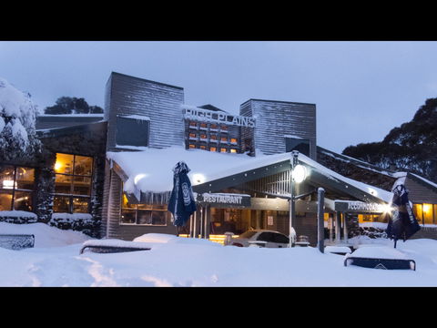 Stonesthrow Restaurant At Hotel High Plains - Great Ocean Road Tourism 1