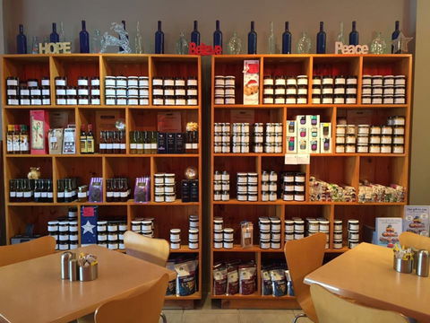 Perenti Cafe - Great Ocean Road Tourism 0