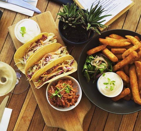 The Stables Craft Bar & Kitchen - Great Ocean Road Tourism 6