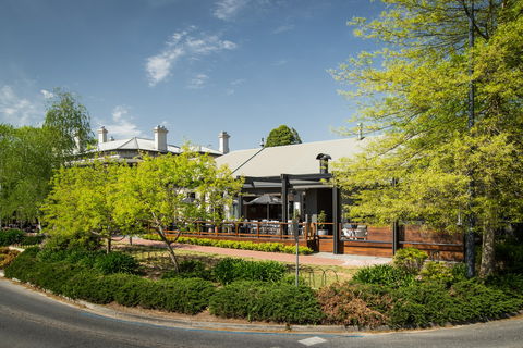 The Stirling Hotel - Great Ocean Road Tourism 0