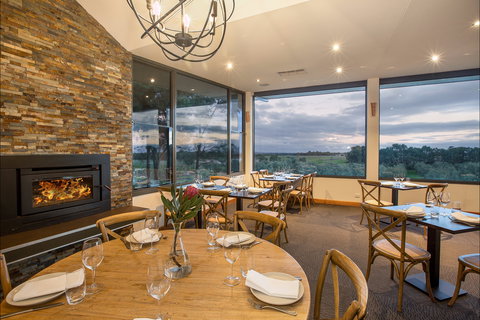 Merne At Lighthouse - Great Ocean Road Tourism 1