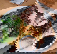 Courtyard Bistro - Uncle Buck's Hotel