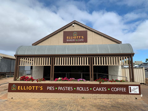 Elliott's Bakery & Cafe - Great Ocean Road Tourism 0