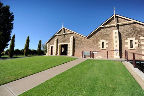 Wynns Coonawarra Estate Cellar Door - Great Ocean Road Tourism 0