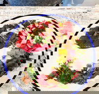 Flying Egg St Leonards - Great Ocean Road Tourism