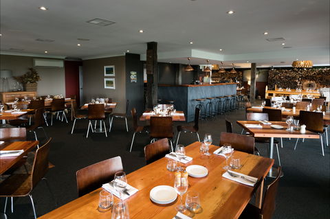 Sisters Rock Restaurant - Great Ocean Road Tourism 0
