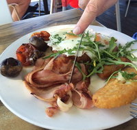 Cafe La Mer - Great Ocean Road Tourism