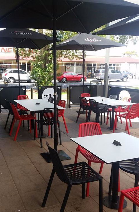 Saltwater Cafe & Pizza - Great Ocean Road Tourism 4
