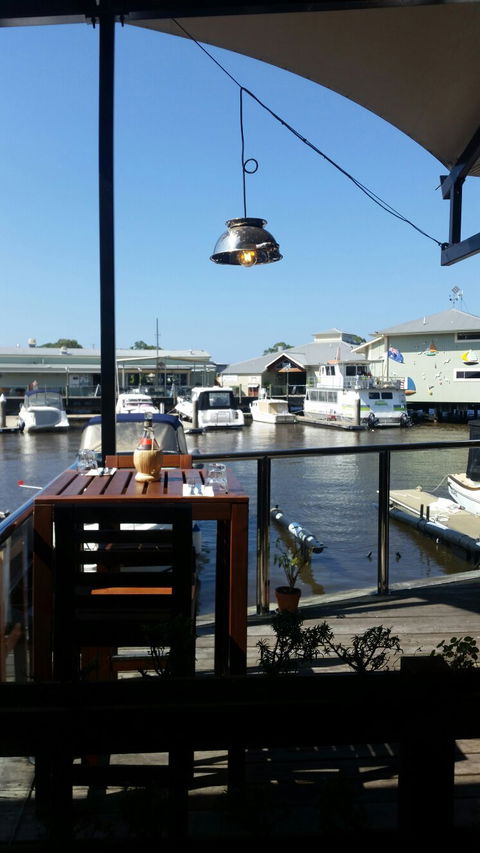 Italian Marina Pizza Restaurant - Great Ocean Road Tourism 6