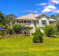 Maviss Kitchen  Cabins