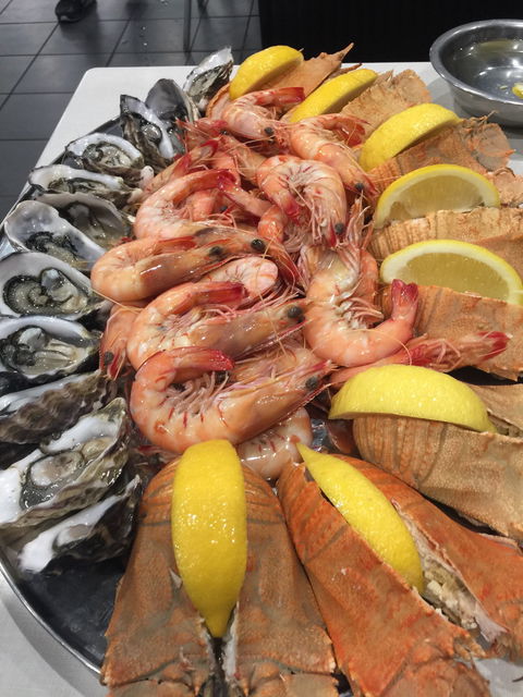 Simply Tops Seafood Bar - Great Ocean Road Tourism 4