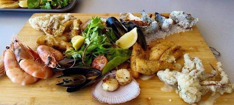 Taylors Waterfront Restaurant & Function Centre - Great Ocean Road Tourism 3