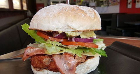 TUBE - The Ultimate Burger Experience - Great Ocean Road Tourism 4
