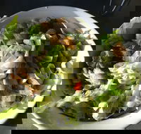 Dodges Hotel  Bistro - Great Ocean Road Tourism