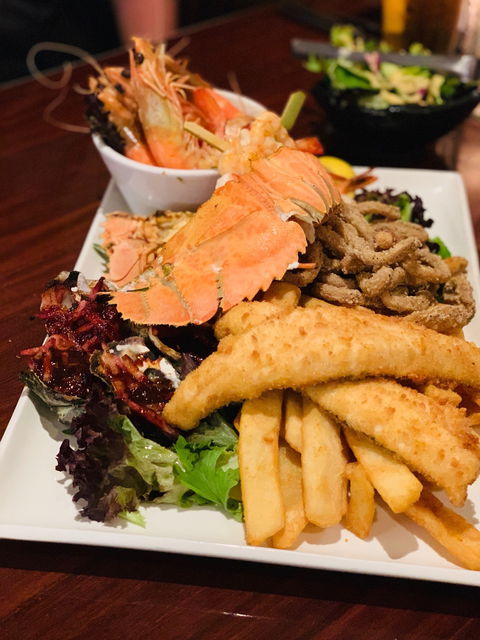 Sarins Bar & Restaurant - Great Ocean Road Tourism 9