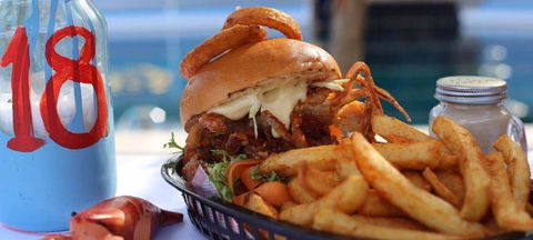 CJ's Crab Shack - Great Ocean Road Tourism 3