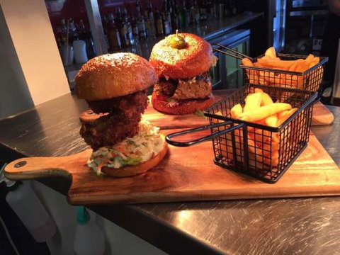 Sandy's Bar And Grill - Great Ocean Road Tourism 0