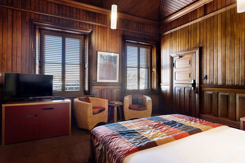 The Henry Jones Art Hotel - Great Ocean Road Tourism 5