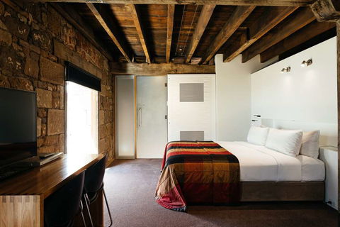 The Henry Jones Art Hotel - Great Ocean Road Tourism 6