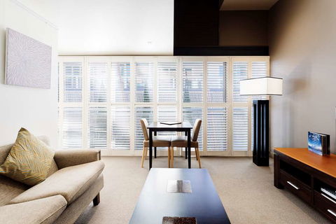 The Henry Jones Art Hotel - Great Ocean Road Tourism 9