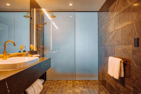 Eatons Hill Hotel - Great Ocean Road Tourism 5