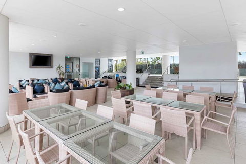 Wyndham Surfers Paradise Resort - Great Ocean Road Tourism 13