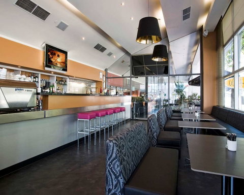 Clarion Suites Gateway - Great Ocean Road Tourism 14