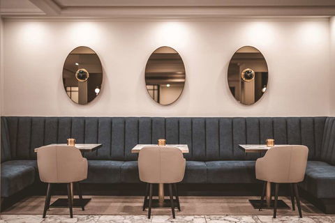 The Savoy Hotel on Little Collins - Great Ocean Road Tourism 3