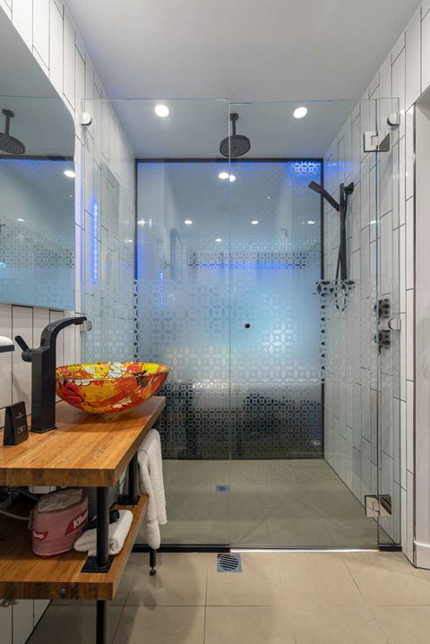 The Constance - Great Ocean Road Tourism 6