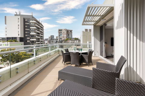 Meriton Suites Zetland - Great Ocean Road Tourism 10