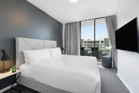 Meriton Suites Zetland - Great Ocean Road Tourism 11
