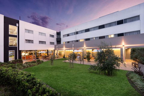 Atura Dandenong - Great Ocean Road Tourism 1