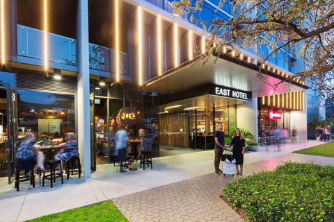 East Hotel - Great Ocean Road Tourism 1