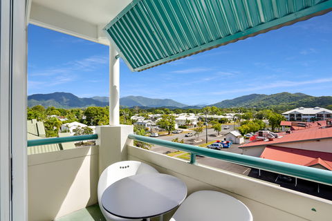 Cairns Sheridan Hotel - Great Ocean Road Tourism 1